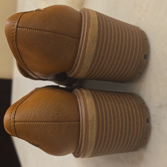 NEW! Zodiac Gemma Heeled Loafer in Size 7 US - Picture 7 of 7